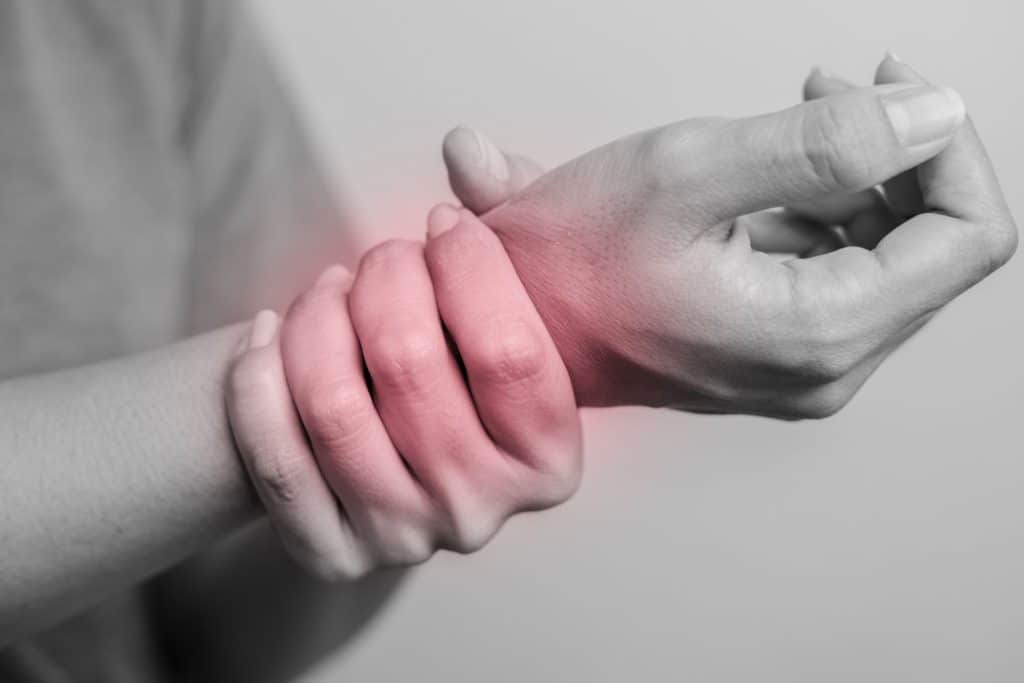 Qué Hacer Si Tienes Hormigueo En Las Manos Y De Qué Es Síntoma