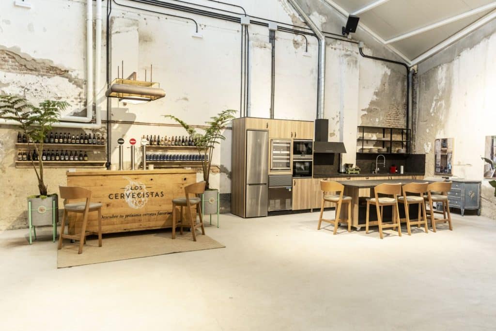 Espacio Garaje Lola (Sorgo, 53)