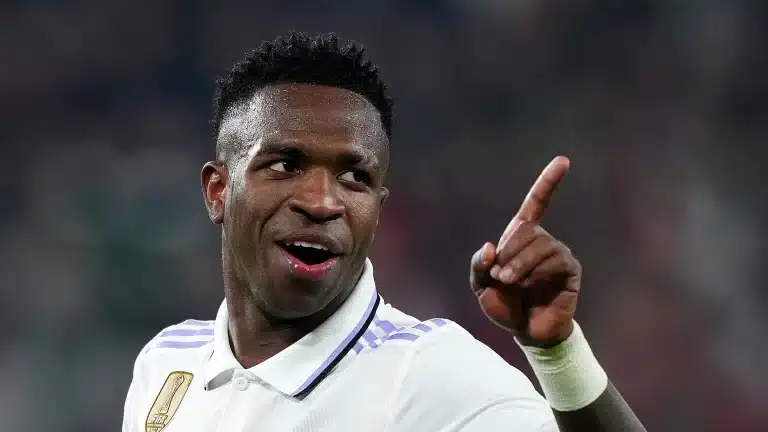 La promesa de Vinícius que quiere frenar el deseo del Real Madrid por Mbappé
