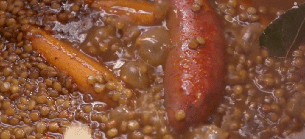 La Receta De Dani García Para Hacer Unas Lentejas De Toda La Vida Con Un Toque Moderno