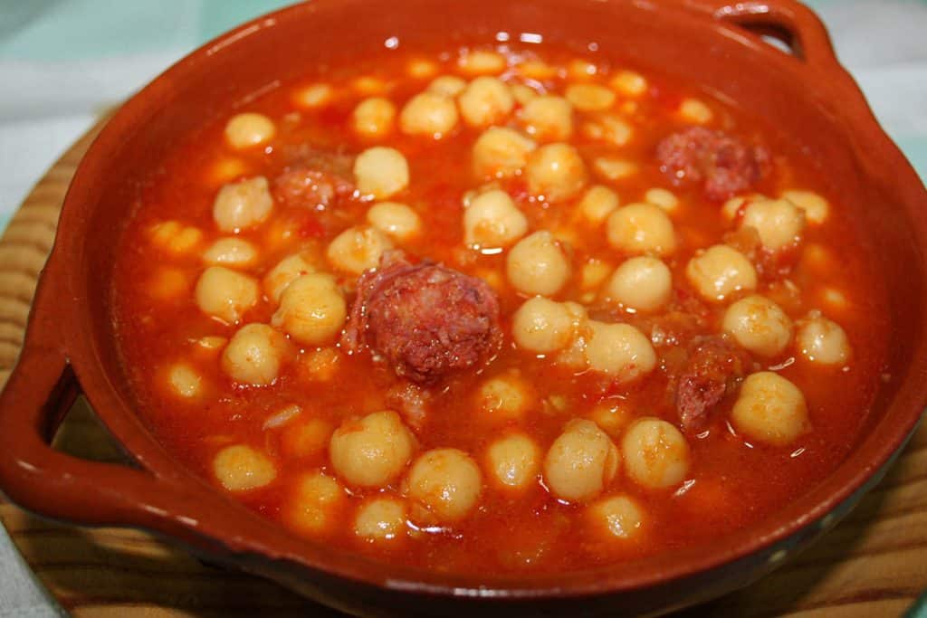 La Tradición Es Distinta En Cada Familia Al Hacer El Potaje De Garbanzos