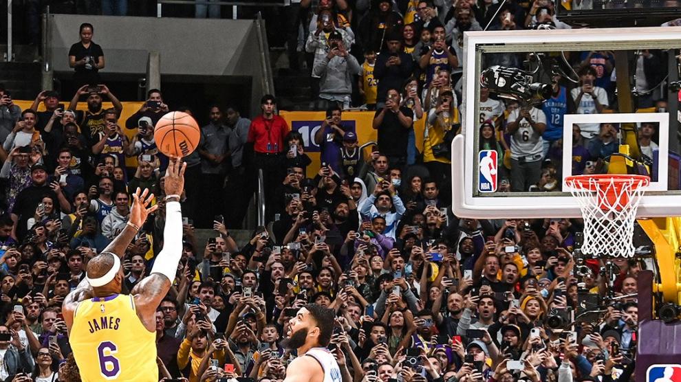 Las Redes Sociales Han Estallado Con El Éxito De Lebron James