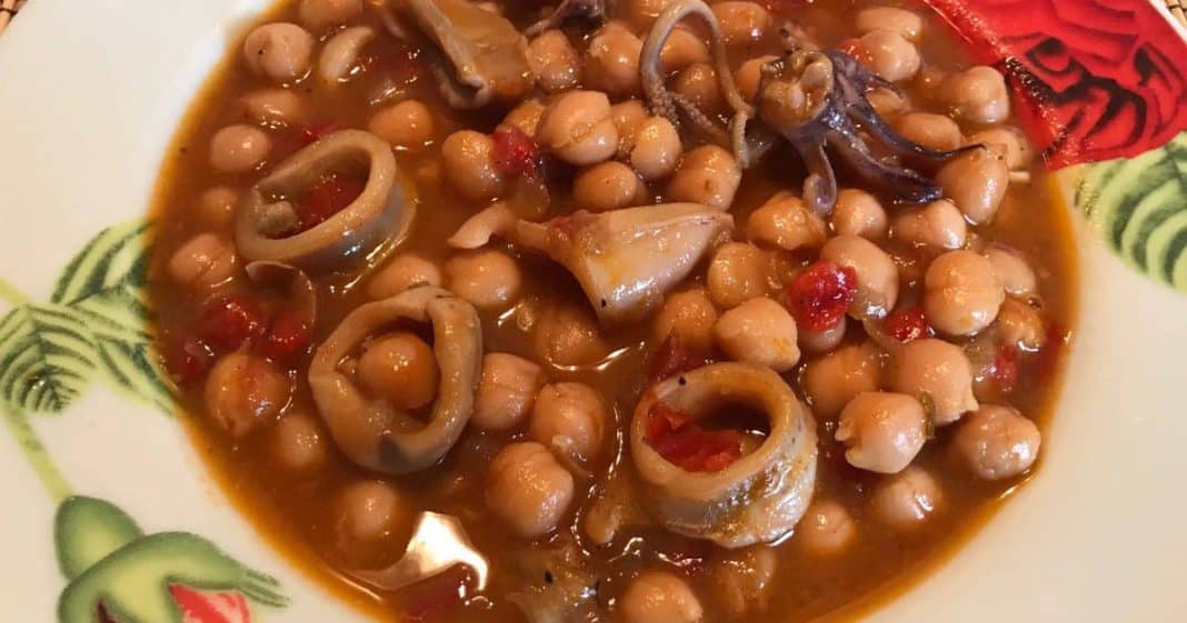 Los ingredientes que necesito para preparar los garbanzos con calamares de la manera tradicional