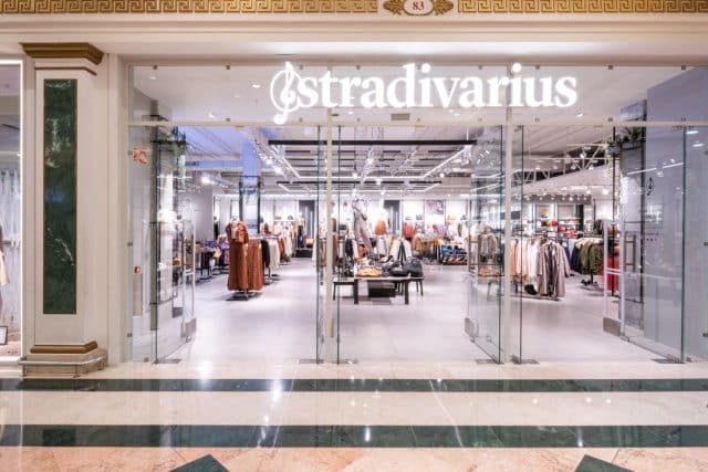 Stradivarius: las camisetas y tops más trendy y baratas para adelantarte a la primavera
