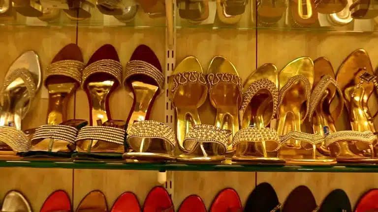 Los tacones eran cosa de hombres.