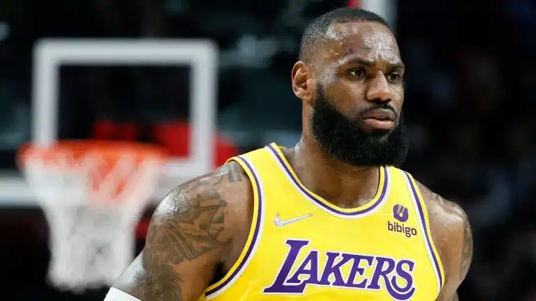 Tras el récord de LeBron James, se abre de nuevo debate: ¿es mejor que Jordan?