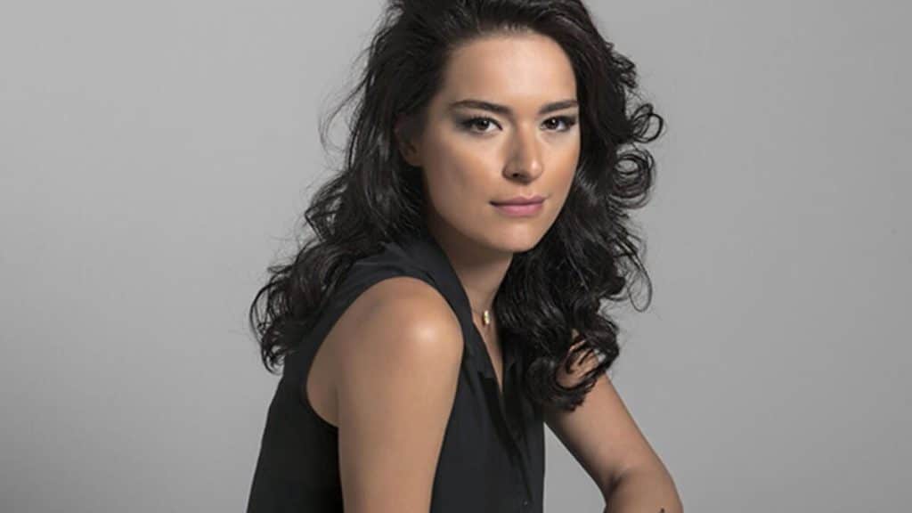 Zehra Argun, Personaje Interpretado Por La Actriz Safak Pekdemir