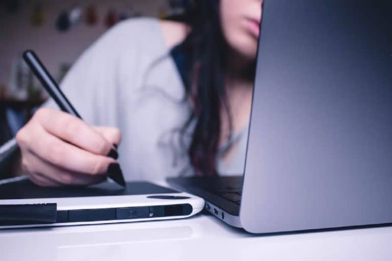 El auge de las academias online de pruebas de acceso