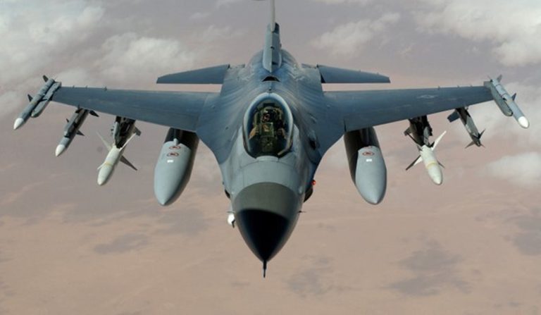 F16, el veterano avión americano que necesita Ucrania