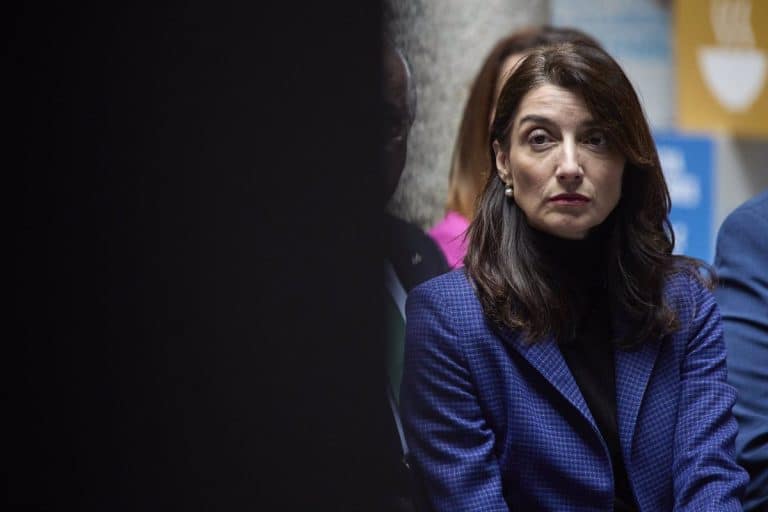 El Gobierno «ata las manos» de Pilar Llop para cumplir su promesa con los letrados