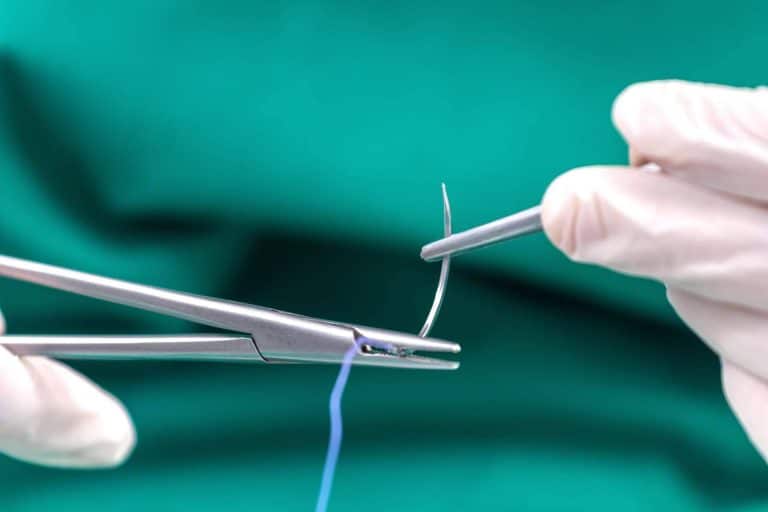 El próximo 6 de Febrero de 2023 se realizará una formación gratuita sobre sutura online para profesionales sanitarios de la mano de Enfermería Evidente