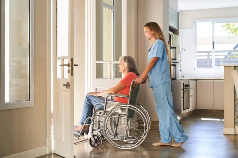 ¿Cómo puede ayudar el equipo de expertos de INIMA Rehabilitación a las personas con Esclerosis Múltiple ?