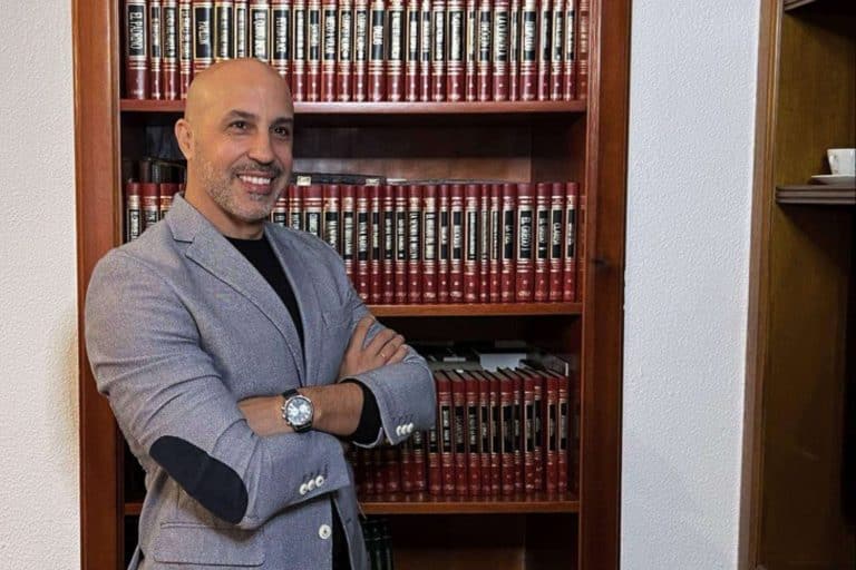 David Macías presenta ‘Poemas y otras banalidades de mi mente’, publicada por Letrame Grupo Editorial