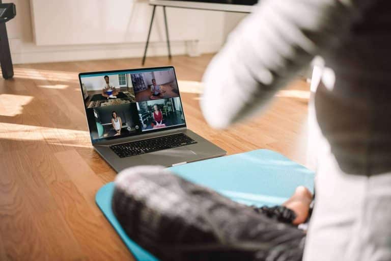 El método Shakandi ofrece clases online de yoga terapéutico y meditación adaptadas al dolor crónico
