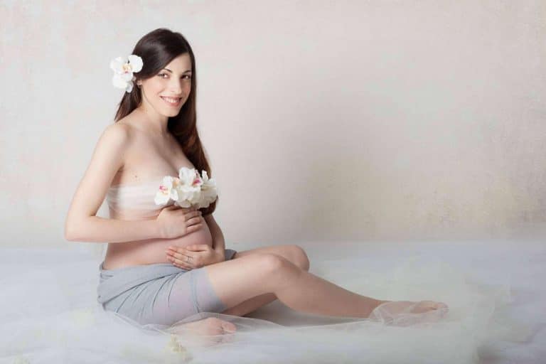 Fotografías artísticas para embarazadas, con la profesional Eva Ortiz