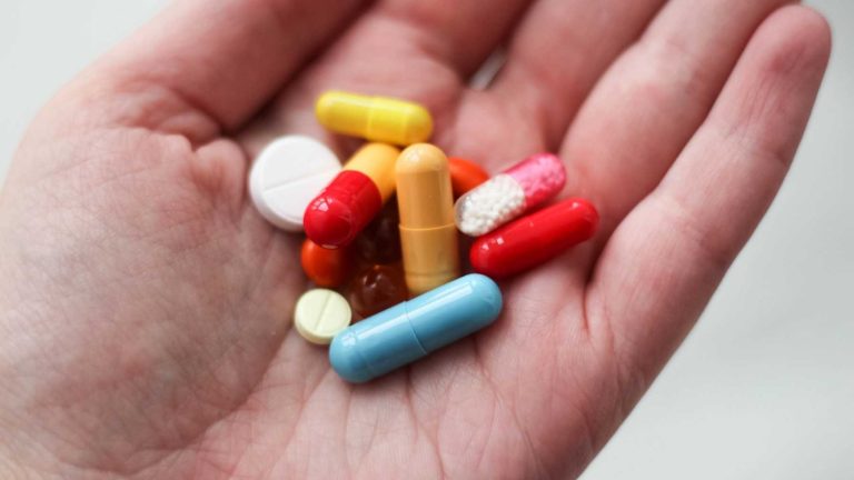 Los 10 graves peligros de automedicarse