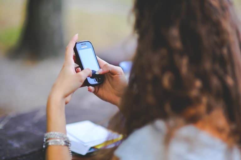 Ganar dinero sin hacer nada: estas apps te pagan por caminar, jugar o hacer la compra