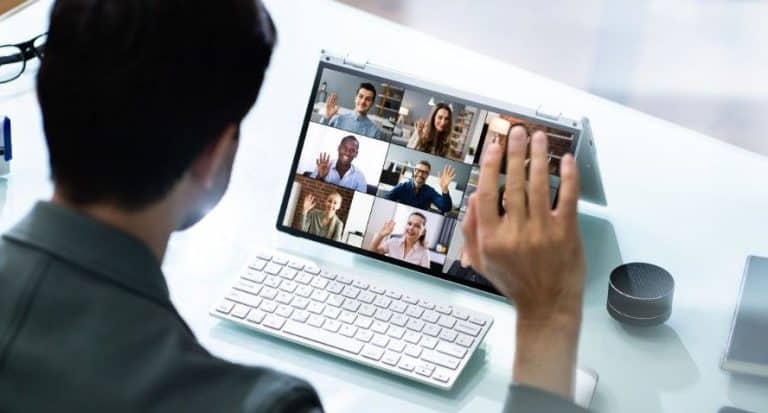 Soluciones innovadoras para el problema creciente de la escasez de profesionales según el headhunter 1MIB