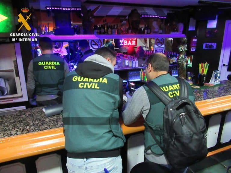 Desarticulan un club de alterne bajo tierra con acceso por un túnel de 60 metros en Fuentes de Oñoro (Salamanca)