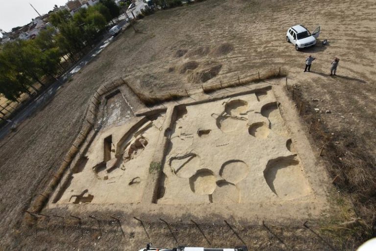 Descubren una nueva «vasta necrópolis» de la Edad del Cobre con «casi 80 posibles tumbas»
