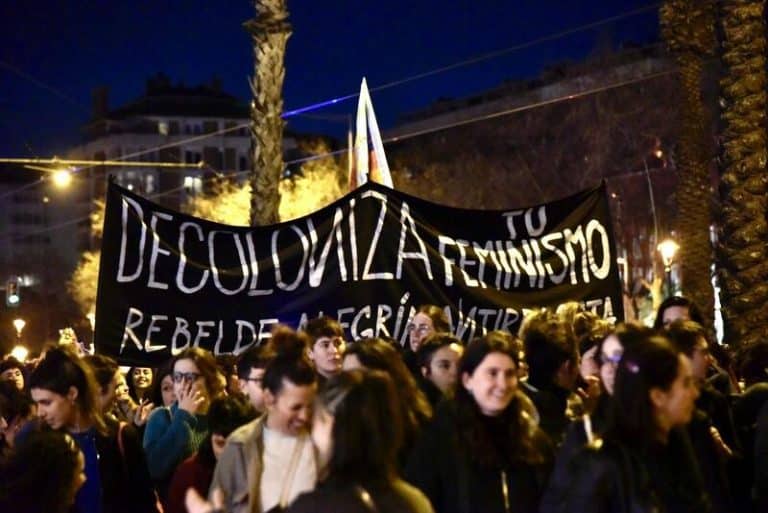 Unas 2.000 mujeres protestan en la manifestación nocturna en Barcelona: «La noche es nuestra»