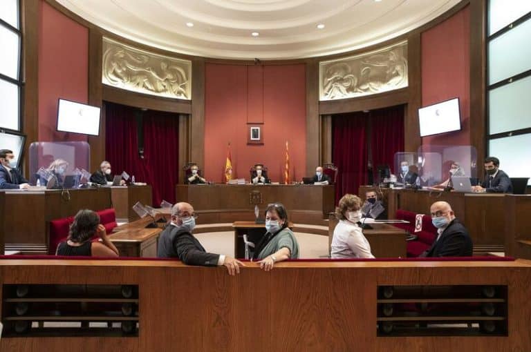 El TSJC repite a partir de este martes el juicio a cuatro exmiembros de la Mesa de Carme Forcadell por el 1-O