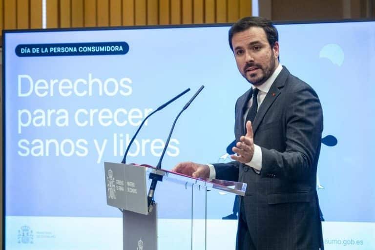 Garzón, sobre regular la publicidad a niños de alimentos insanos: «No se puede poner el negocio por encima de la salud»