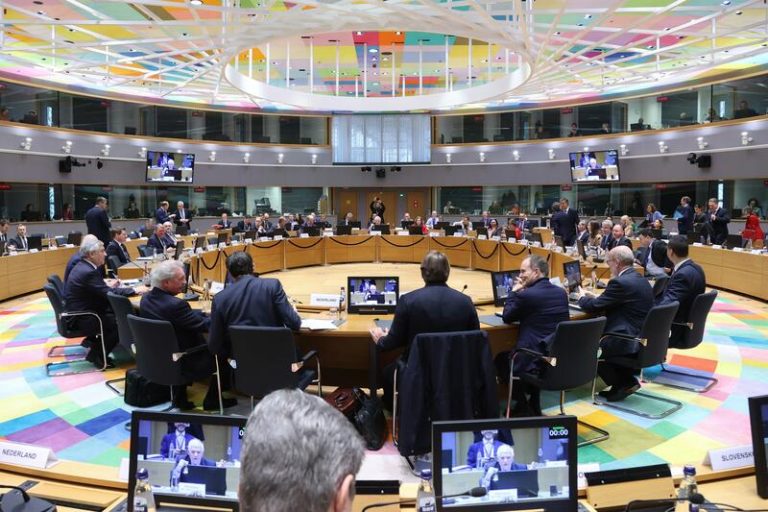 La UE acuerda el plan de compras conjuntas para suministrar munición Ucrania