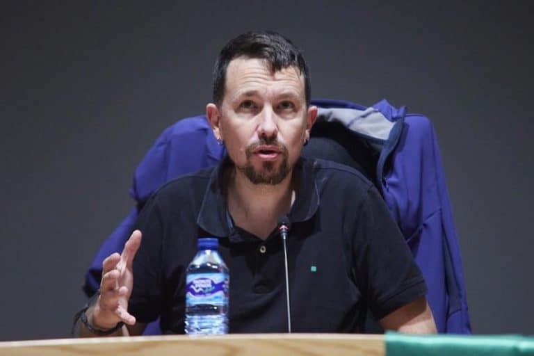 Iglesias avisa a Díaz de que «ponerse de perfil» en las municipales y autonómicas «no es prudente» y urge a un acuerdo