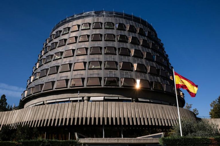 TC admite a trámite el recurso del Gobierno andaluz contra el impuesto a las grandes fortunas pero deniega suspenderlo