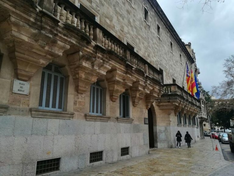 Un abuelo se enfrenta a 6 años y medio de cárcel en Palma por abusar en dos ocasiones de su nieta, menor de edad