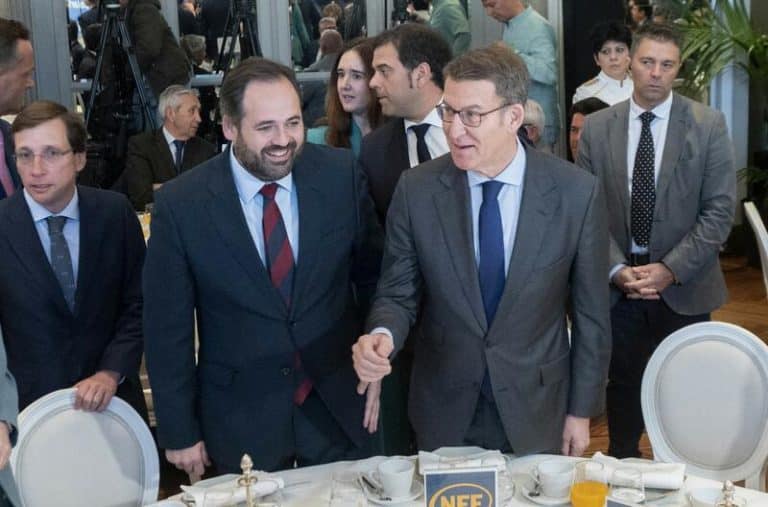 Feijóo acusa a Sánchez de generar «fake news» con sus palabras en una «deriva» más propia de «regímenes totalitarios»