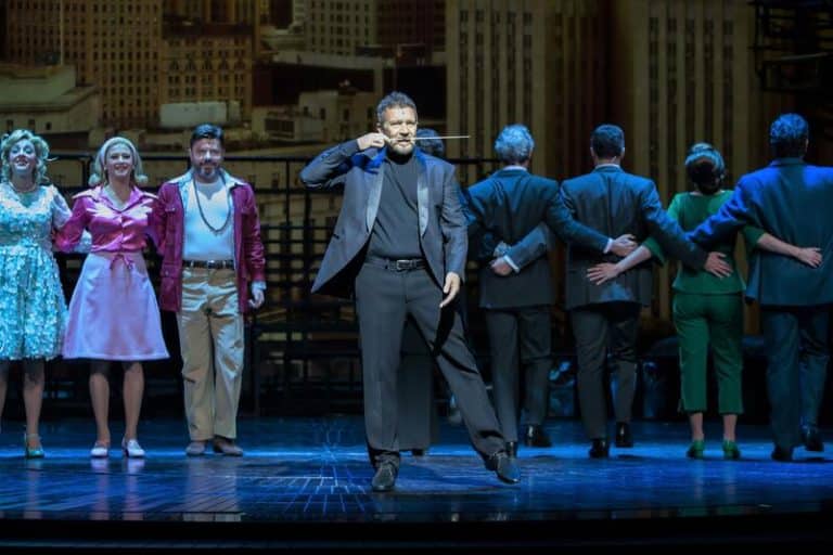 ‘Company’ triunfa en los Premios Talía: mejor dirección, mejor musical y mejor intérprete para Antonio Banderas