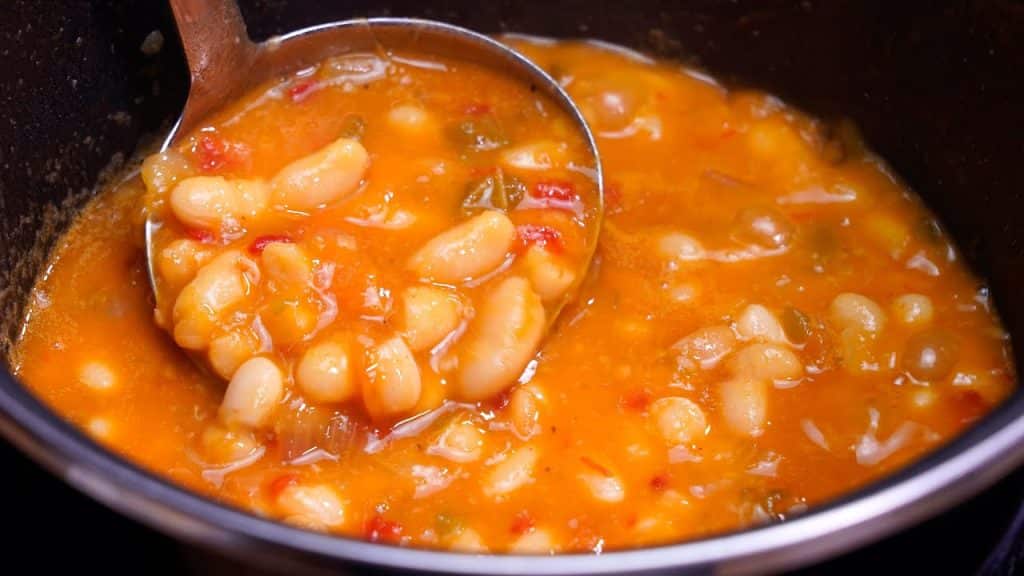 ¿Cómo Se Preparan Las Alubias Blancas Estofadas Con Verduras?