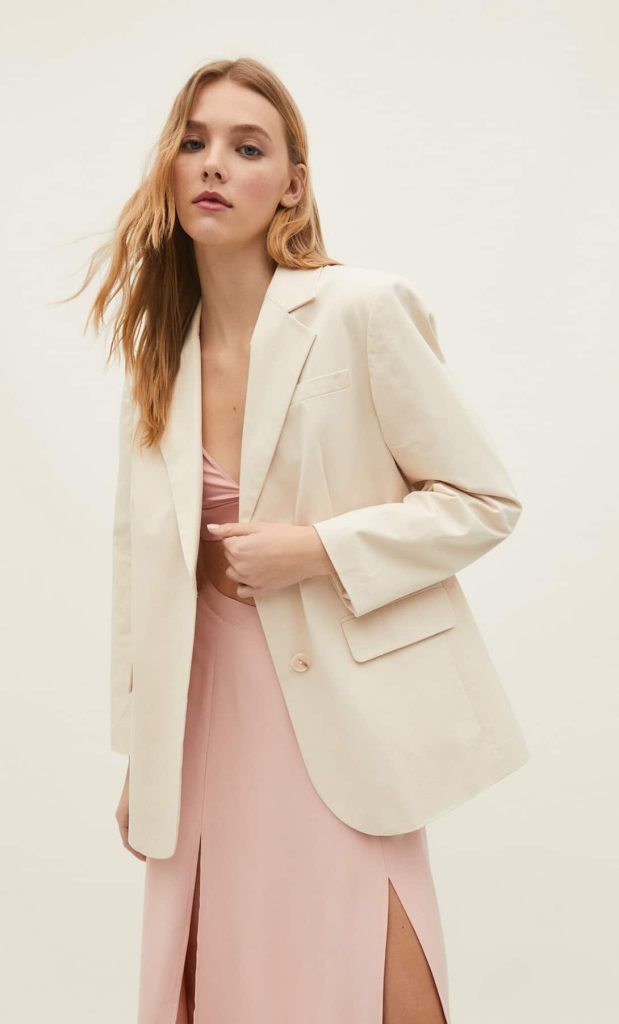 La Americana De Stradivarius Por 35,99 € Que Rezuma Elegancia