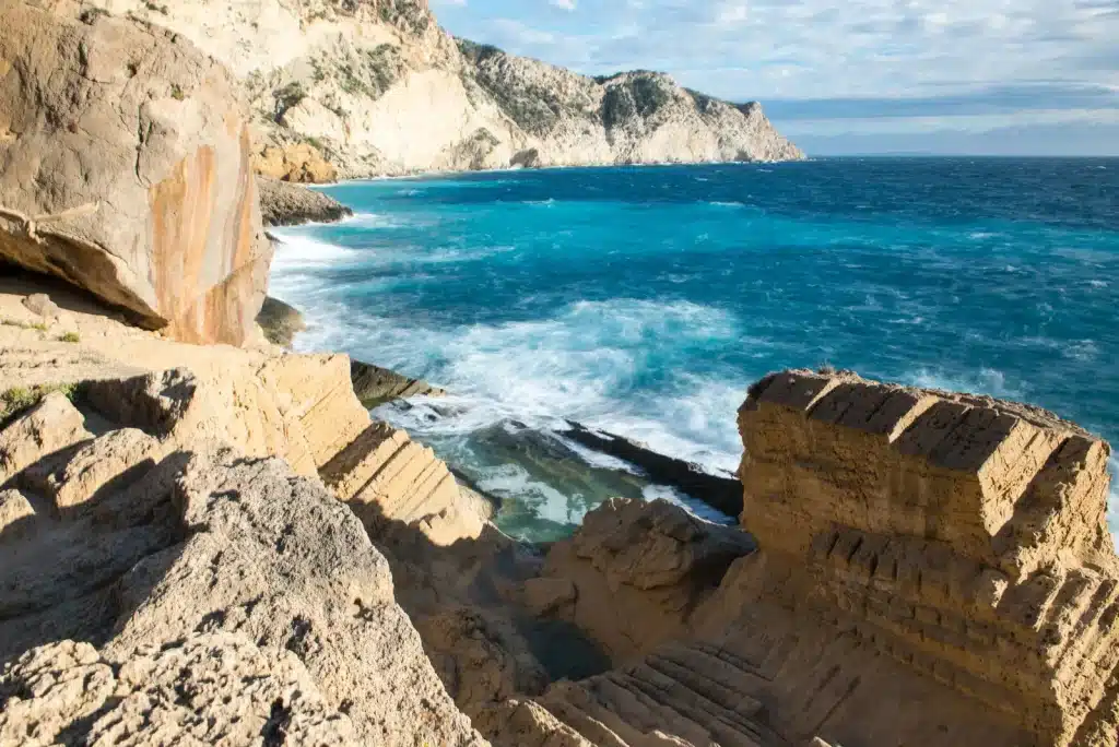 No Solo Discotecas: 7 Sitios Paradisíacos De Ibiza Que Tienes Que Conoces