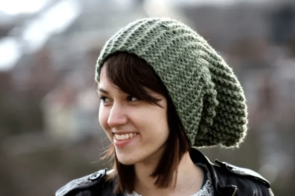 Con El Pelo Dentro Del Gorro