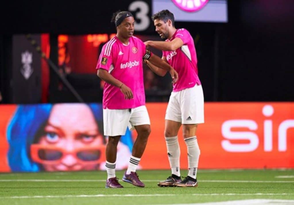 El Contrato Que Recibió Ronaldinho Fue De Kosmos