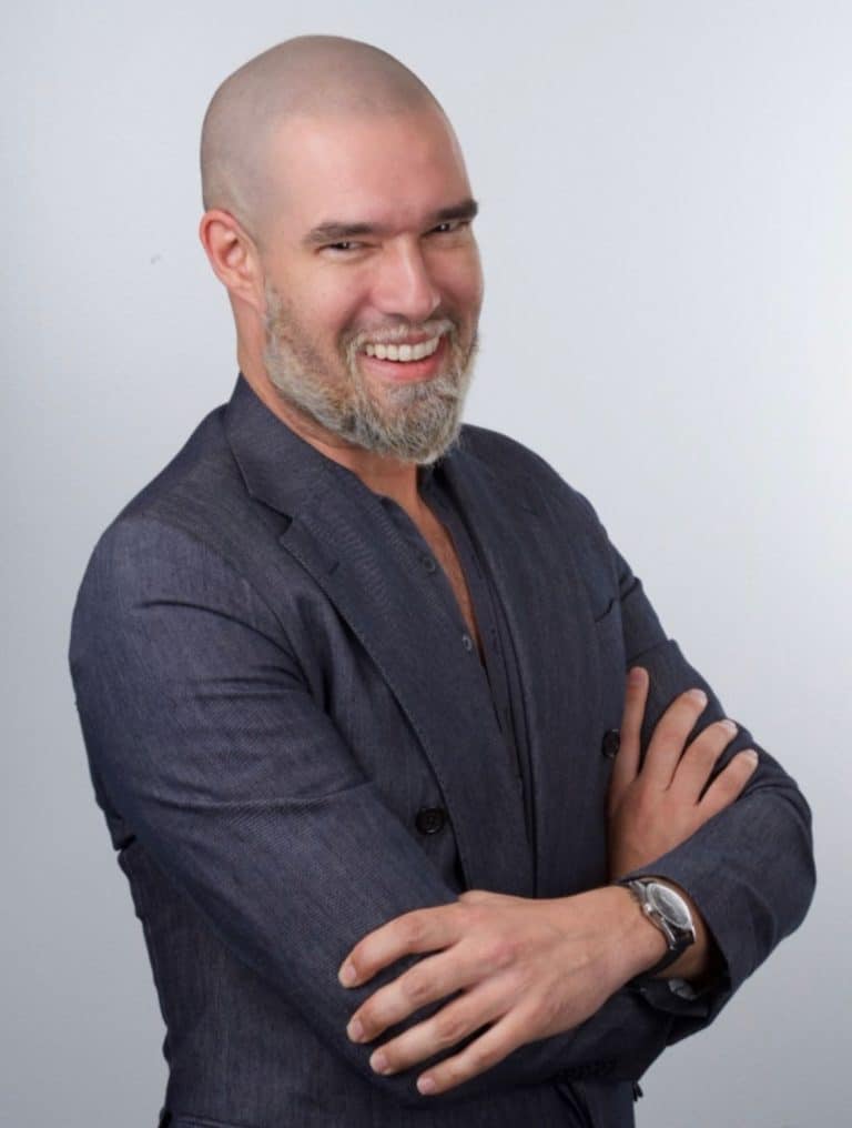 El prestigioso odontólogo Iván Malagón amplia sus servicios e inaugura Iván Malagón Skin