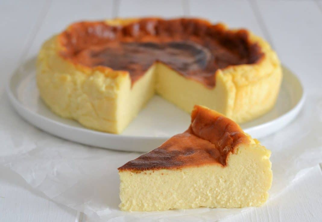 La preparación de la tarta de queso al mejor estilo de los hermanos Torres