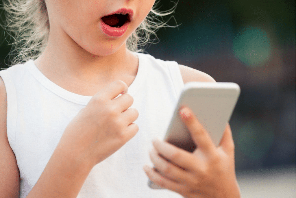 Los Riesgos Asociados A La Práctica Del Sexting