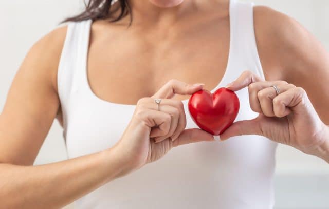Los síntomas específicos en mujeres que indican un posible infarto