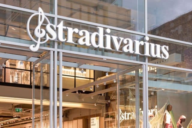 Ir a la moda y por poco dinero es posible gracias a estos pendientes de Stradivarius