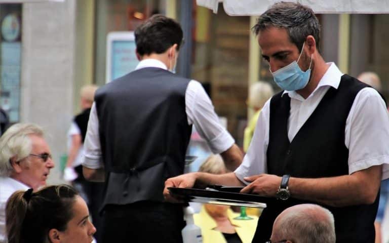 Mucha oferta de empleo, pero por poco salario: «la esclavitud se abolió en 1837»