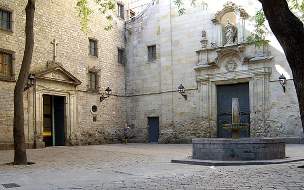 8 Plazas Increíbles Que No Puedes Perderte Si Visitas Barcelona