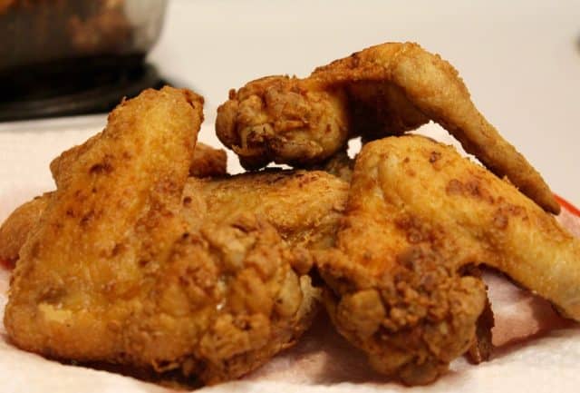 Alitas de pollo rebozadas: la receta que supera a las de KFC