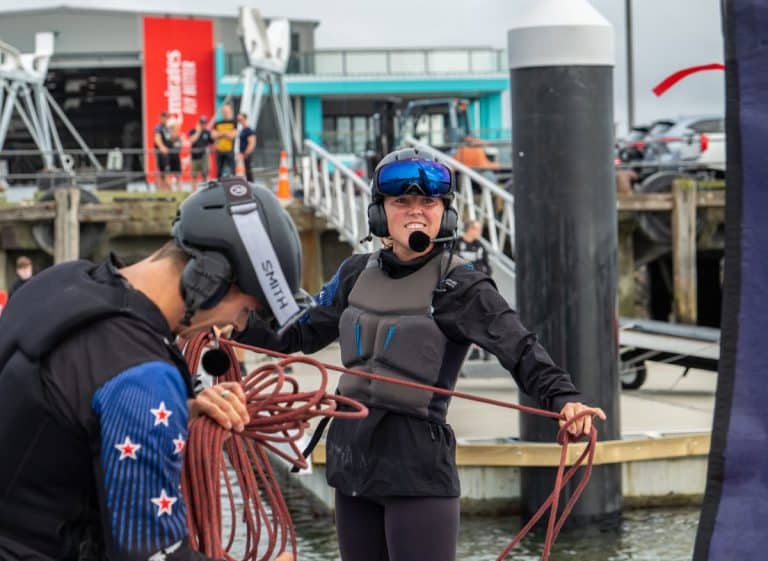 Las regatistas de la Women’s America’s Cup toman el timón de los AC40