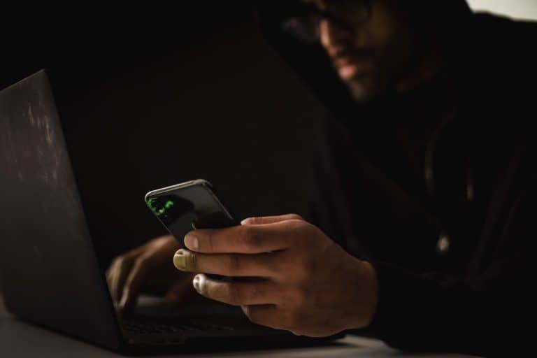 Si tienes estos móviles, cámbialos: los modelos más vulnerables al hackeo