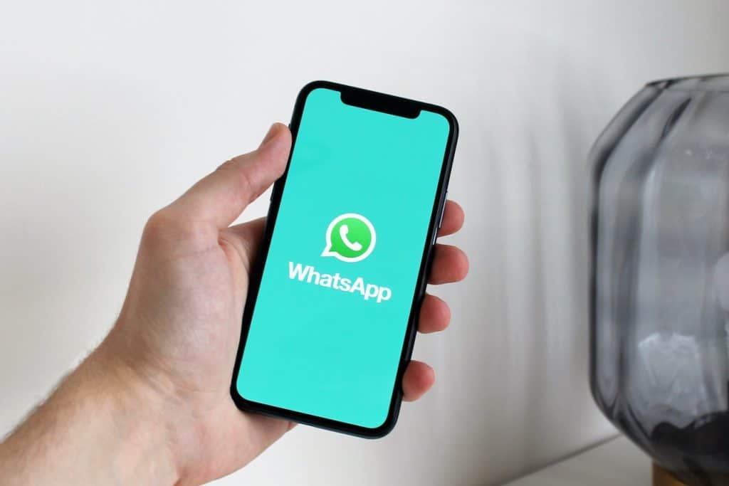 WhatsApp vuelve a ir tras Telegram las novedades que copian