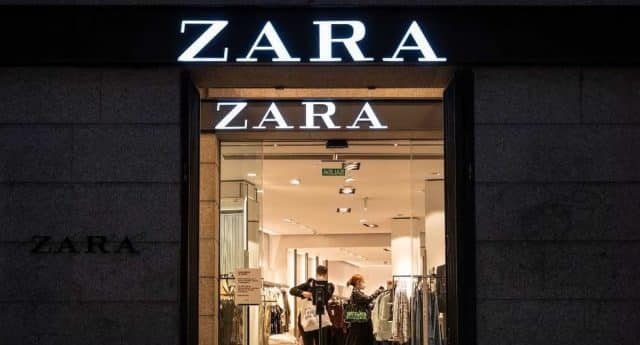 El vestido de Zara que causa furor esta primavera y cuesta menos de 30 euros